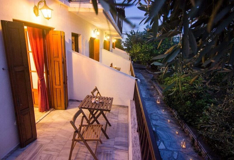 פנסיון Naftilos Skiathos