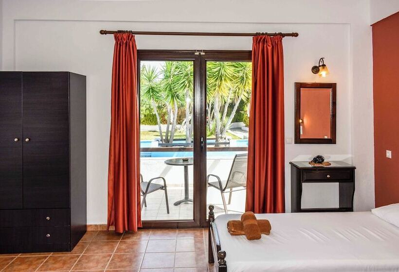 פנסיון Skiathos Holiday House