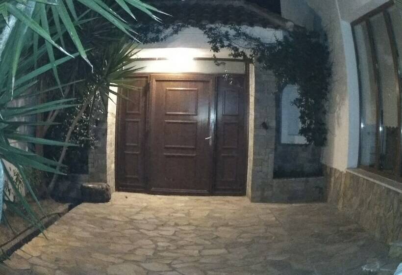 پانسیون Skiathos Holiday Resort
