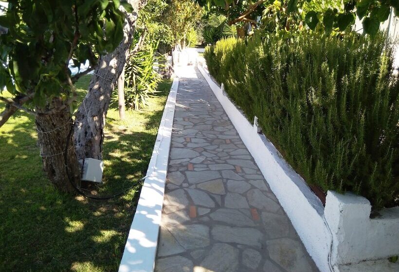 פנסיון Skiathos Holiday Resort