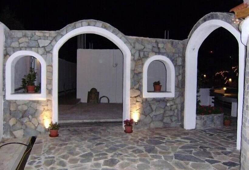 פנסיון Skiathos Holiday Resort