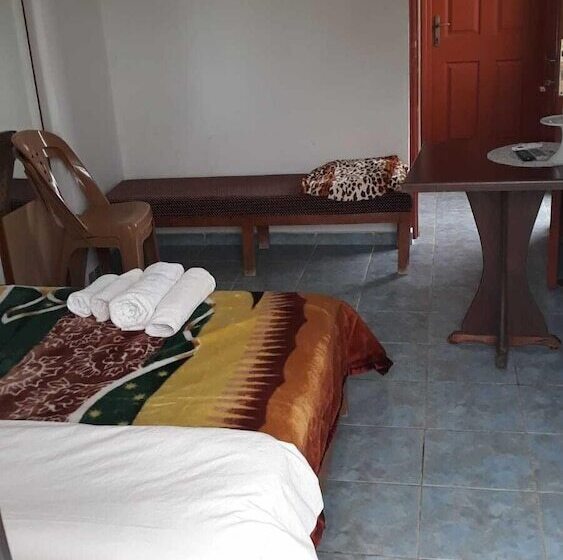 Пансион Theresa Hotel At Karpaz Peninsula