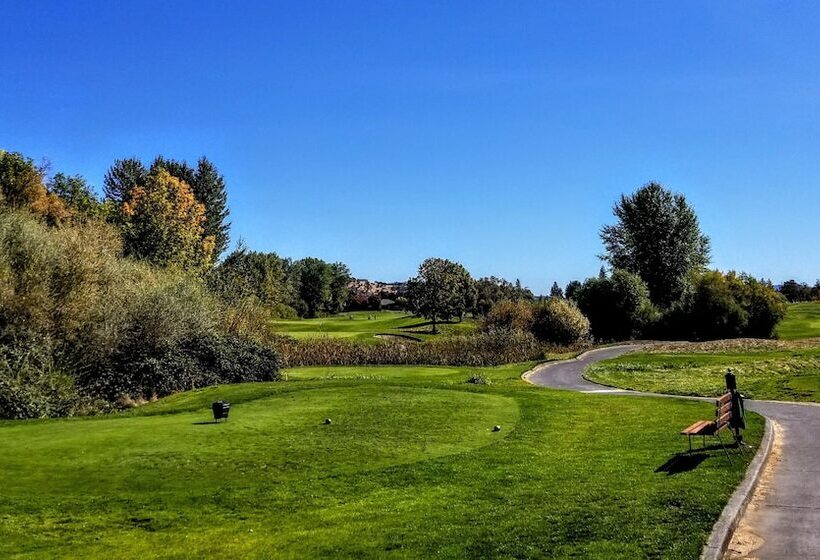 Resort At Eagle Point