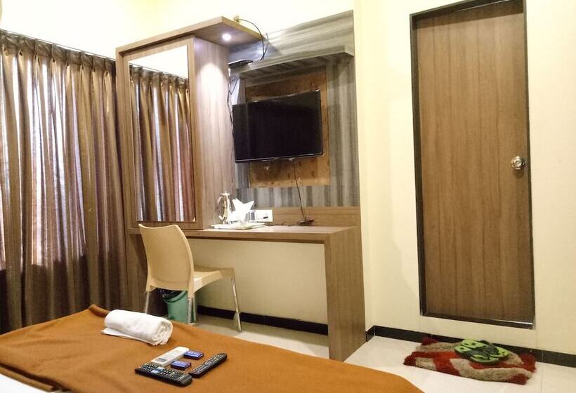 Royal Guest House   Hostel