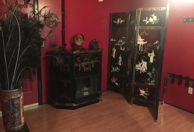 Shady Lady Bed And Breakfast