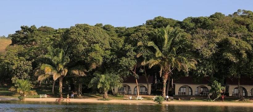 Ssese Islands Beach Hotel   Hostel