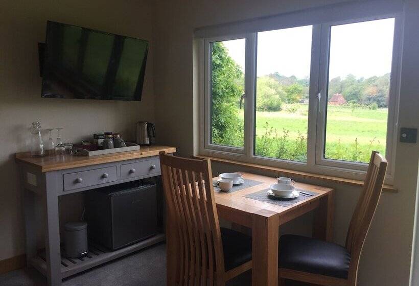 Thatched Cottage B&b