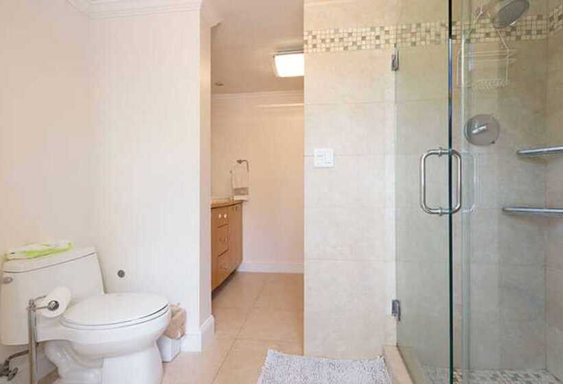 Tropical Oasis Estate