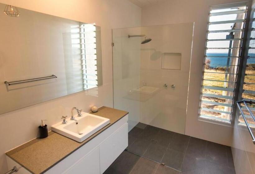 Antechamber Bay Retreats