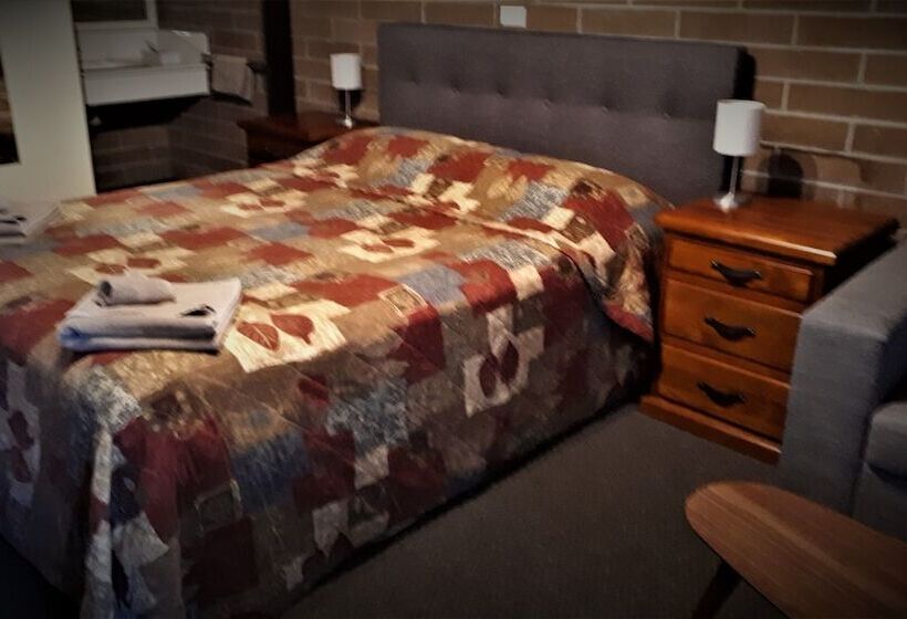 Bordertown Motel