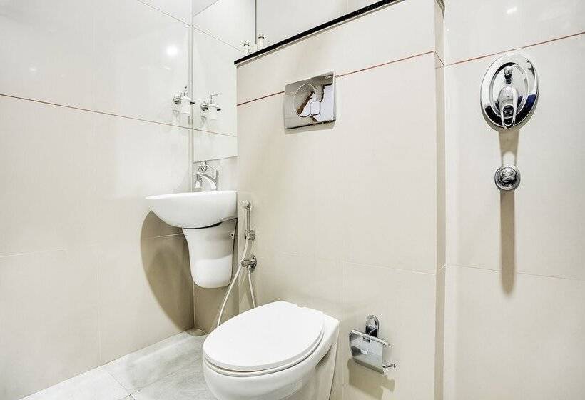 Capital O 60558 Hotel Midhuna International