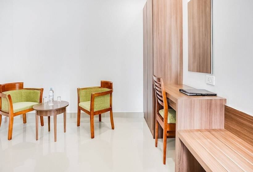 Capital O 60558 Hotel Midhuna International