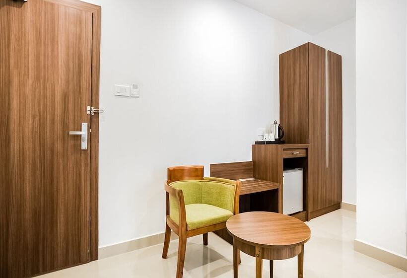 Capital O 60558 Hotel Midhuna International