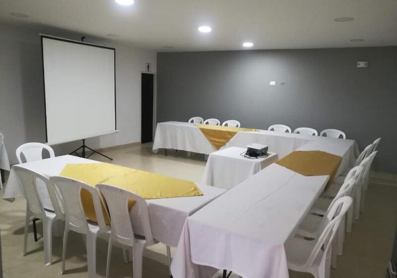 호텔 Andinos Plaza Florencia