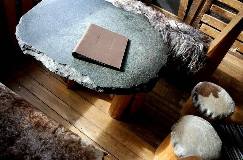 هتل Basecamp Spitsbergen