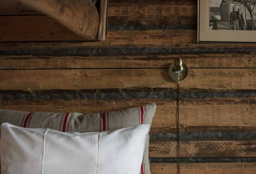 هتل Basecamp Spitsbergen