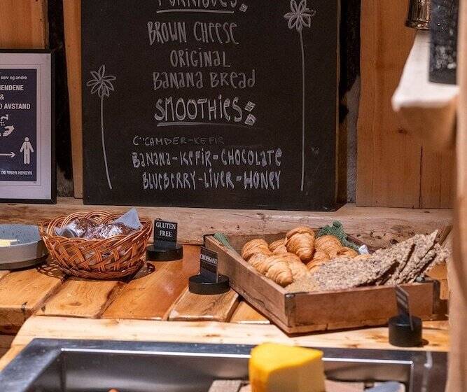 هتل Basecamp Spitsbergen