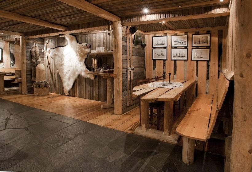 هتل Basecamp Spitsbergen