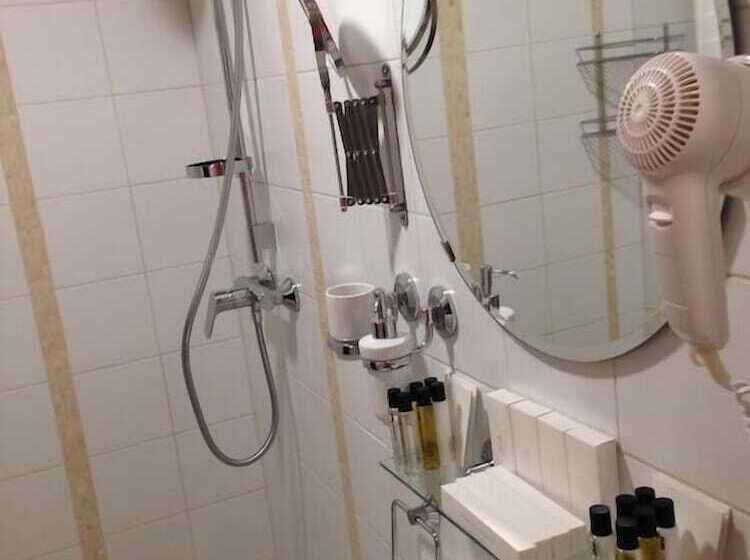 هتل Baza Otdyha Lesnaya