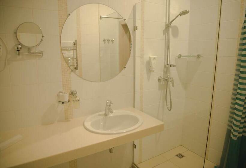 هتل Baza Otdyha Lesnaya