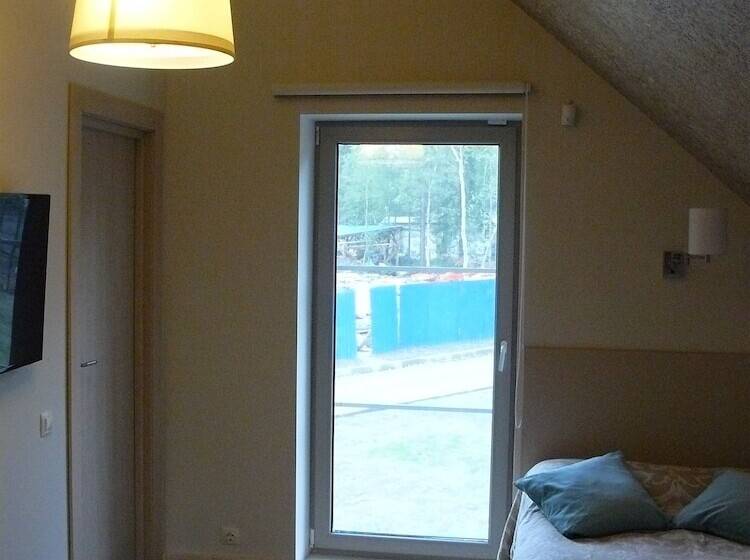 هتل Baza Otdyha Lesnaya