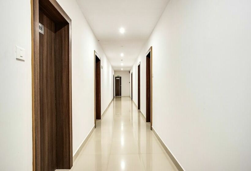 Capital O 60558 Hotel Midhuna International