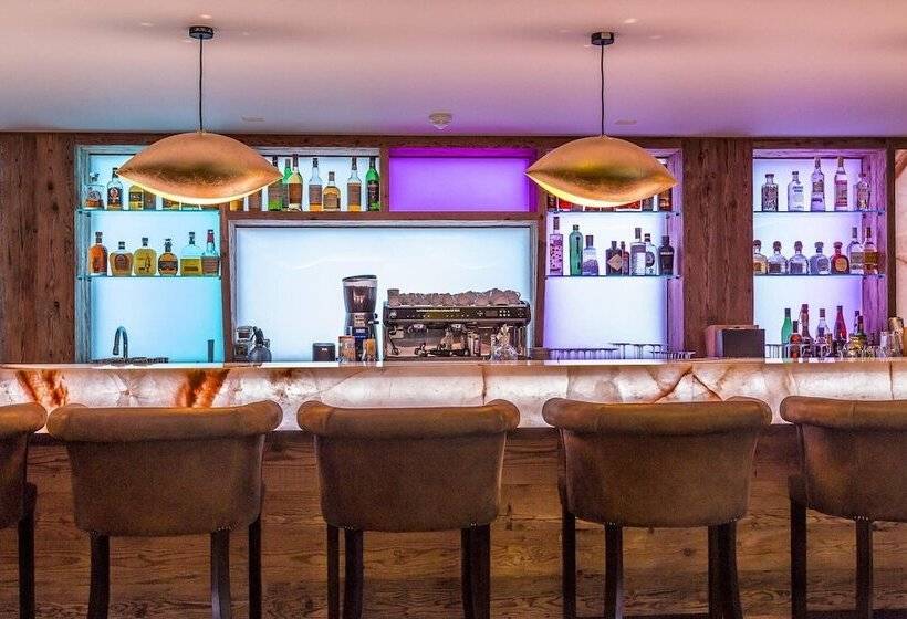 ホテル De Rougemont & Spa