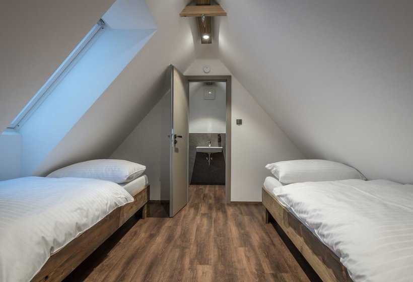 Отель Královka