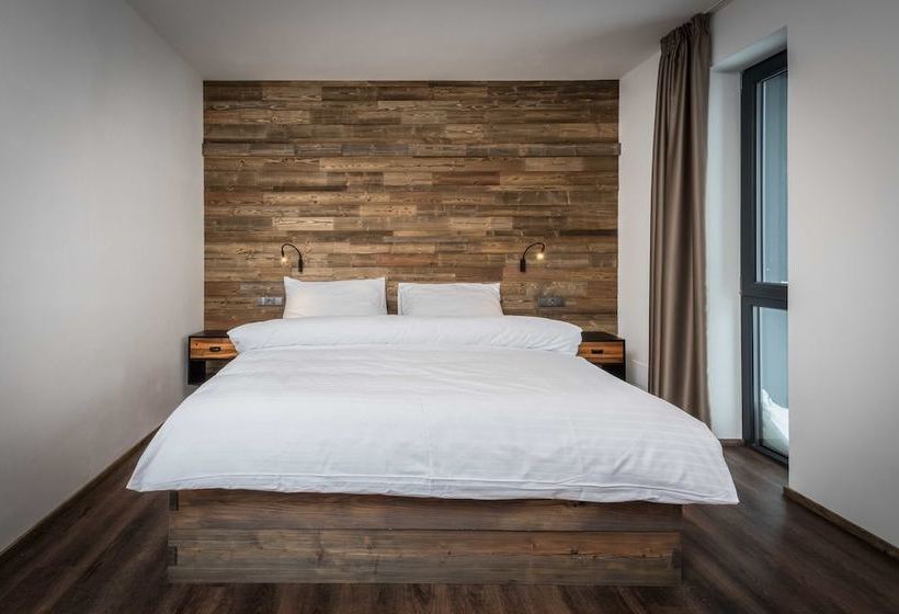 Отель Královka