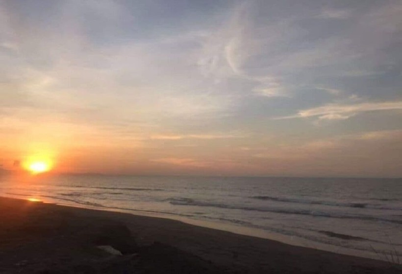 בית מלון כפרי Lbmfi Beach Resort