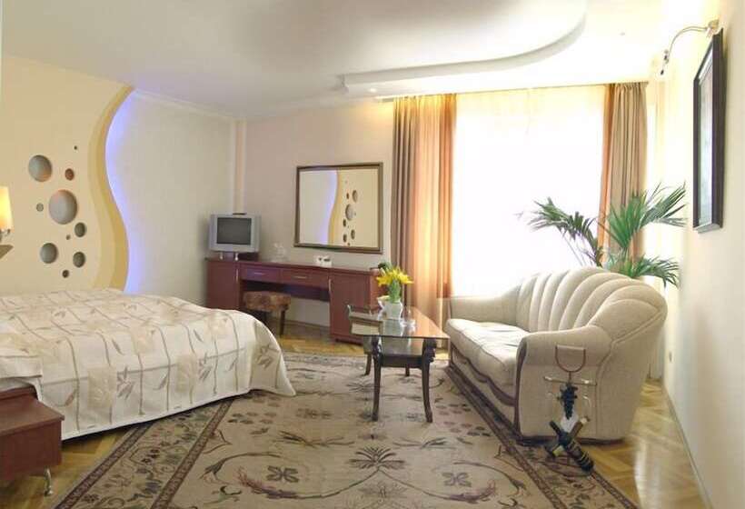 בית מלון כפרי National Palace