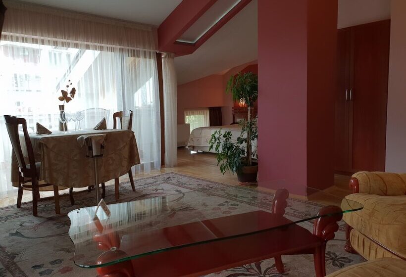 בית מלון כפרי National Palace