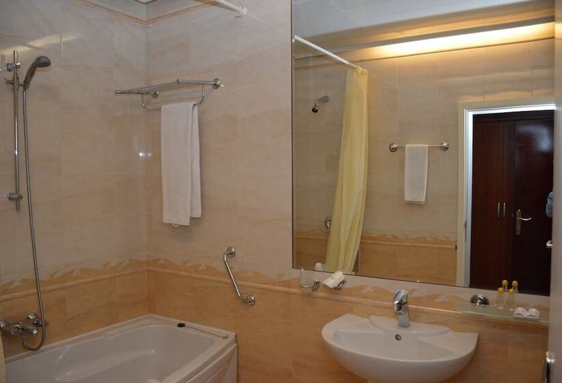 בית מלון כפרי National Palace