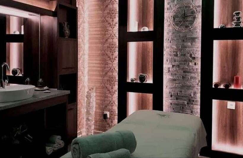 בית מלון כפרי National Palace