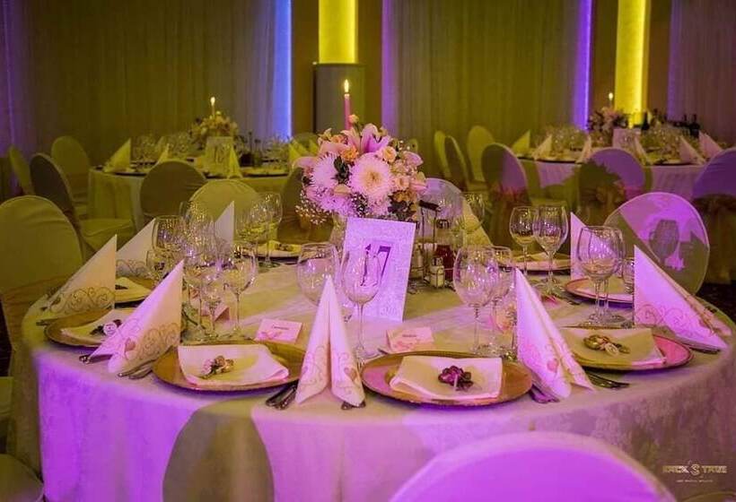 בית מלון כפרי National Palace