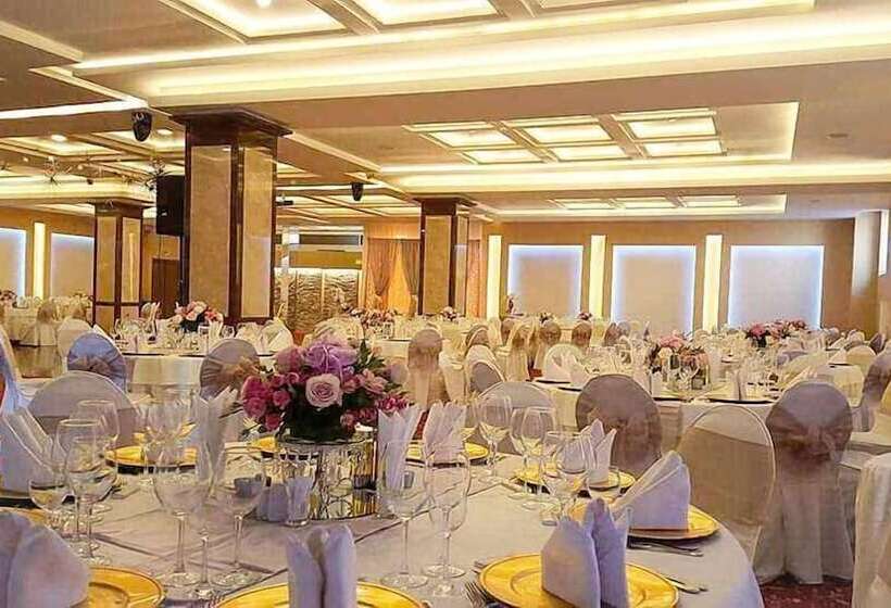 בית מלון כפרי National Palace