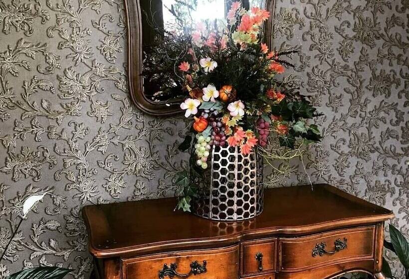 בית מלון כפרי National Palace