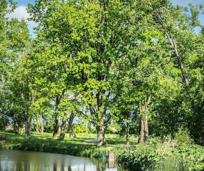 فندق Pałac Komierowo