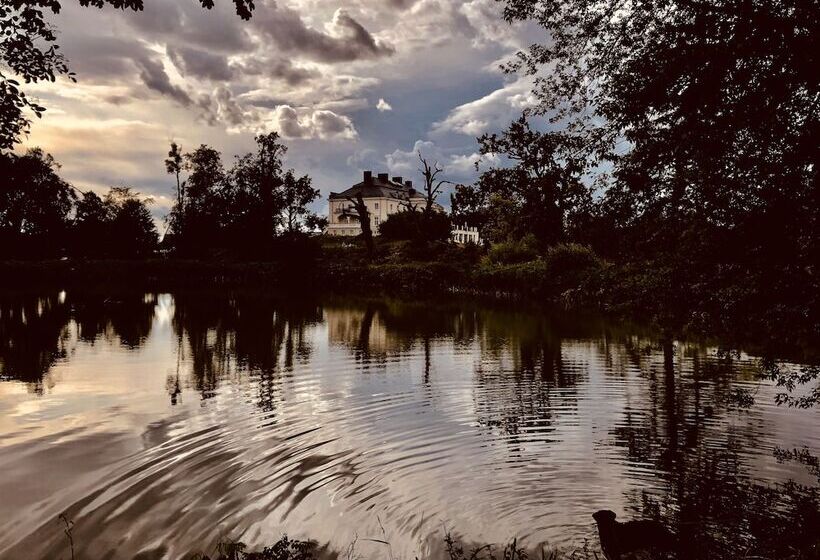 فندق Pałac Komierowo