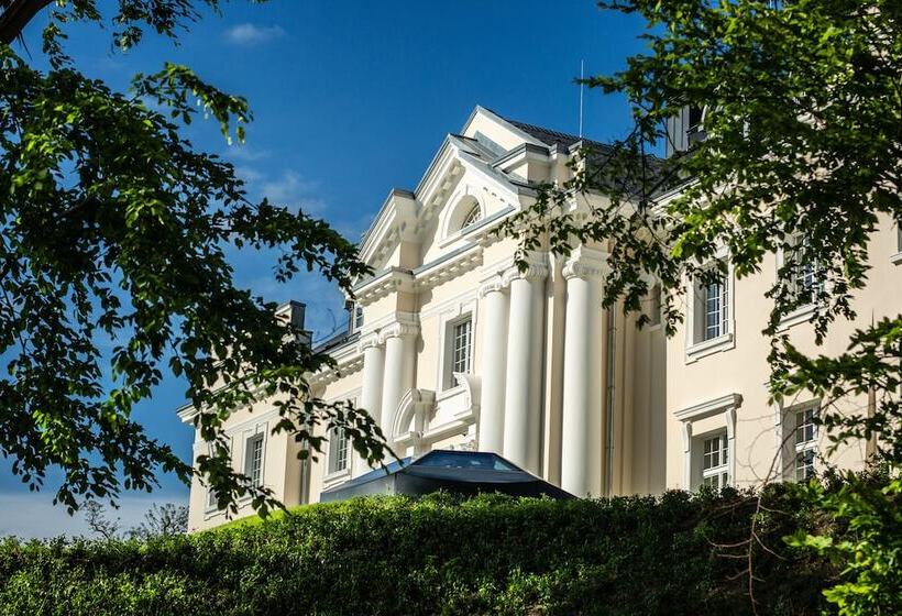 فندق Pałac Komierowo