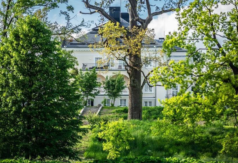 فندق Pałac Komierowo