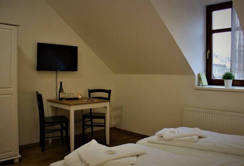 فندق Penzion A Restaurace U řeky