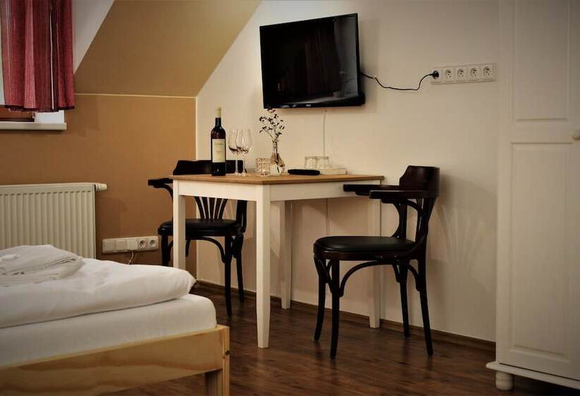 בית מלון כפרי Penzion A Restaurace U řeky