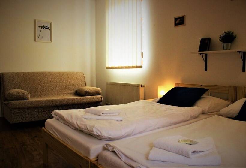 בית מלון כפרי Penzion A Restaurace U řeky