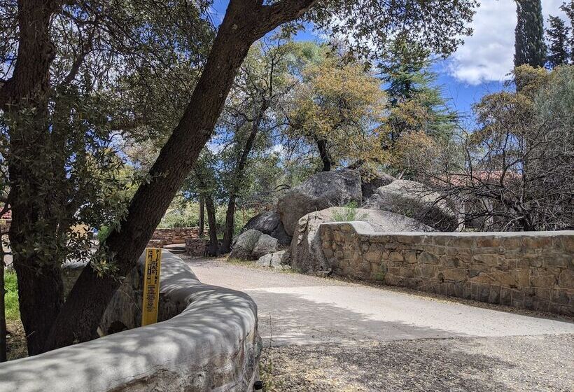 Сельский отель El Rancho Robles