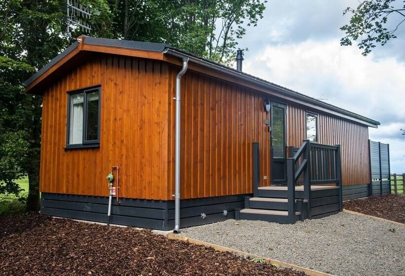 Luxurious Super King Lodge With Hot Tub