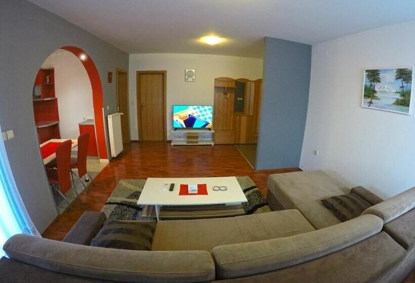 פנסיון Apartments And Rooms Rea