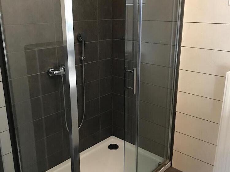 פנסיון Apartments And Rooms Rea