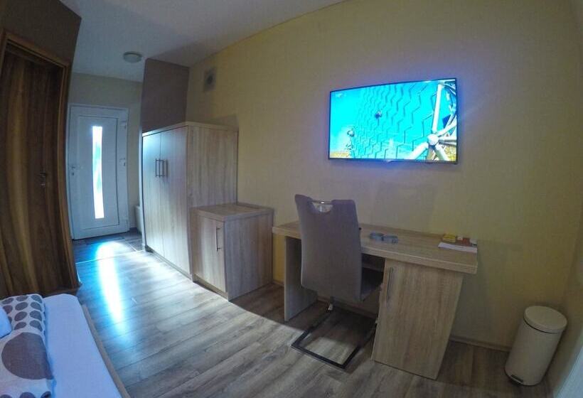 פנסיון Apartments And Rooms Rea