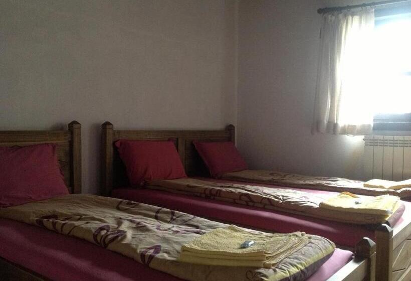 Пансион Bazoteva House